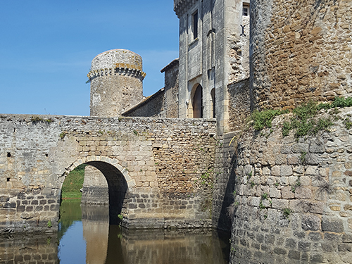 Restaurant du Château de Marconnay : visite château & alentours à Sanxay près de Poitiers & Parthenay (86)