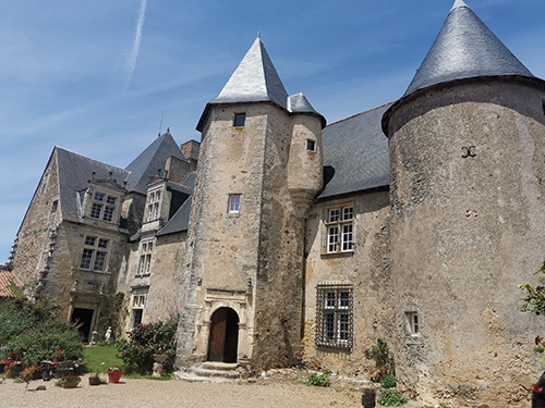 Restaurant du Château de Marconnay : visite château & alentours à Sanxay près de Poitiers & Parthenay (86)